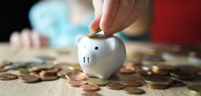 Close-up,Of,Hands,Of,Small,Child,Manipulate,With,Metal,Coins,