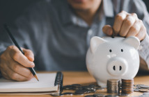 Saving,Money,Made,Simple:,Expert,Tips,For,Financial,Freedom,And