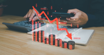 Risk,Collapse,,Finance,,Economy,,Businessman,Showing,Financial,Graph,Declines,Due