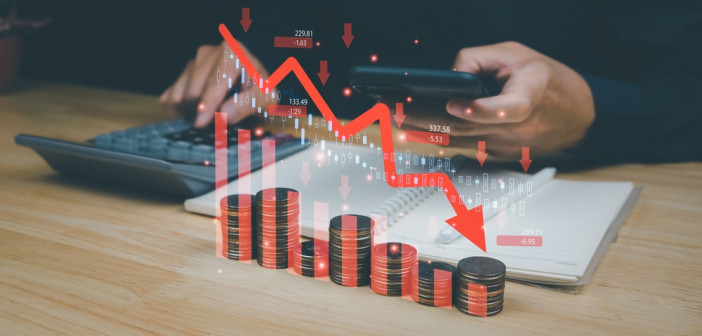 Risk,Collapse,,Finance,,Economy,,Businessman,Showing,Financial,Graph,Declines,Due