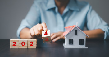 Planning to retire in 2024? Do this one thing now ?house,Model,With,2023,Flipping,To,2024,Year,Block.,Real
