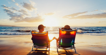 Happy,Romantic,Couple,Enjoying,Beautiful,Sunset,At,The,Beach