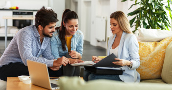 5 Key Real Estate Investment Tips For Women Female,Real,Estate,Agent,Offer,Home,Ownership,And,Life,Insurance