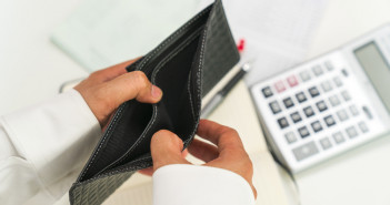 Bad,Financial,Situation,,Financial,Crisis/spending,Money,,High,Costs/go,Bust,,Having