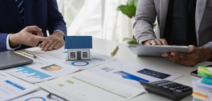 Business,Meeting,Of,Real,Estate,Brokers,Businesses,Working,With,New