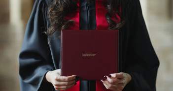 How to Land a Finance Job with a Bachelor’s Degree