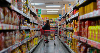 Inflation, looming trade war take a toll as confidence of the U.S. consumer tumbles Inflation, looming trade war take a toll as confidence of the U.S. consumer tumbles