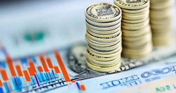 US inflation to edge up as Powell shifts on job market
