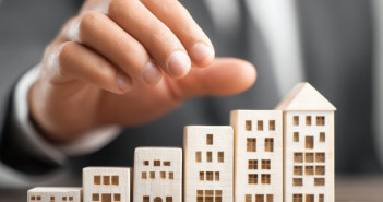 Foreign investors keep U.S. real estate moving