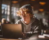 Career expert says college students who are finding jobs are doing these 5 things